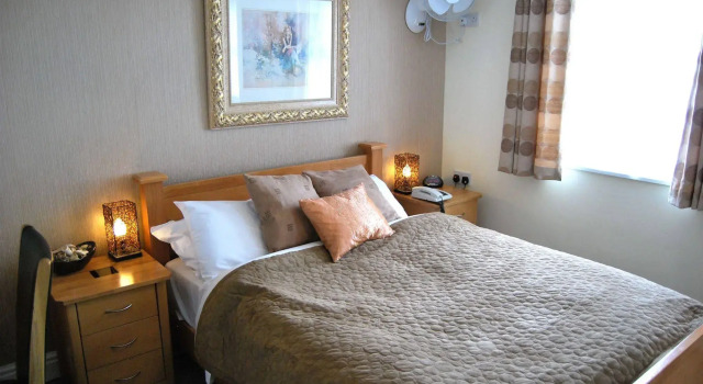 Olivers Lodge Hotel, Забронировать Отель Отели Англии с бассейном, Бассейн