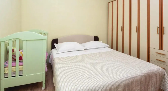 Awesome Home in Omis With Wifi and 1 Bedrooms, Book Lejlighed Hoteller i Split Region med parkering, Parkering