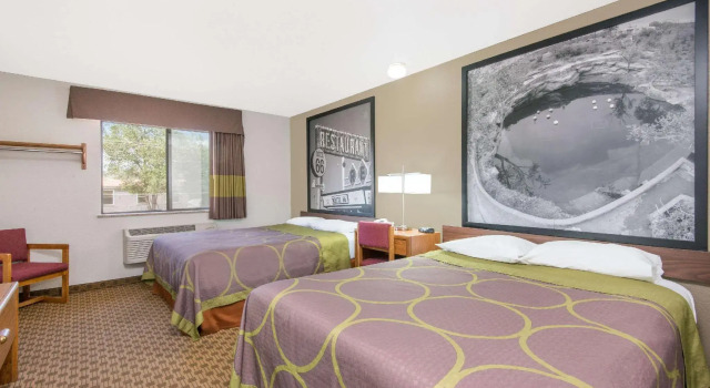 Четырёхместный номер Standard Super 8 by Wyndham Santa Rosa