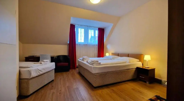 Трёхместный номер Economy Mikon Eastgate Hotel