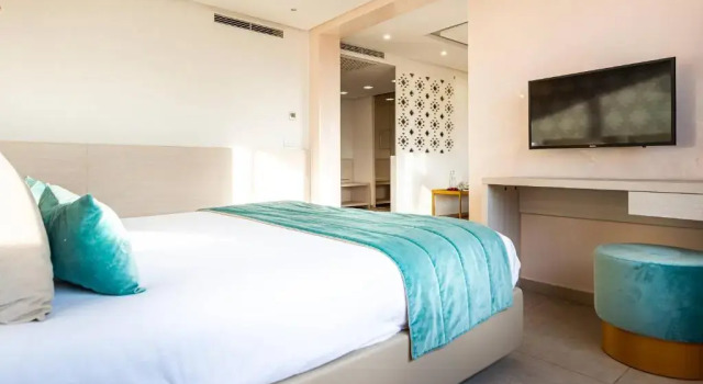 Полулюкс с видом на бассейн TUI BLUE Medina Gardens