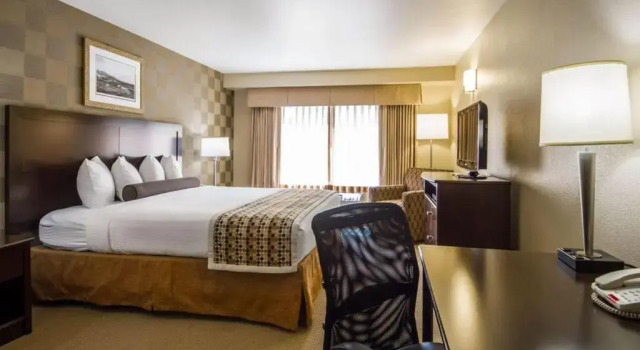 Полулюкс Hotel Med Park, an Ascend Collection Hotel