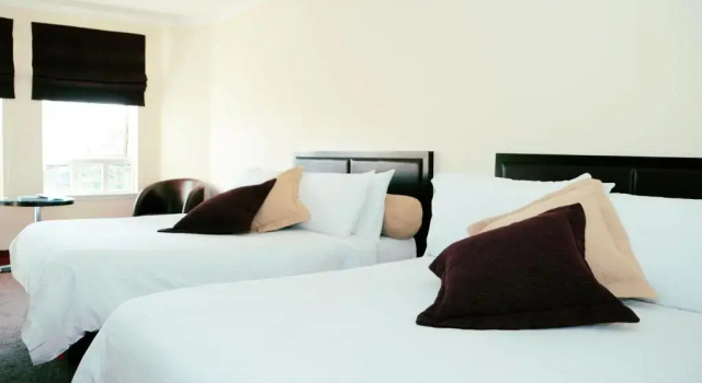 Четырёхместный номер Standard Glynhill Hotel & Spa near Glasgow Airport