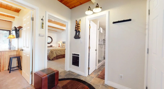 Villa De Los Pinos - Year-round Activities, Nearby Shopping & Restaurants