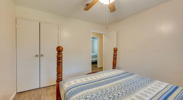 Quiet Columbus Home w/ Private Deck & Grill!, Boek Vakantiehuis Hotels in Georgia met parkeren, Parkeren