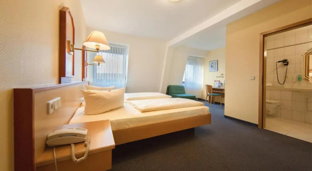 Трёхместный номер Standard Montana Hotel