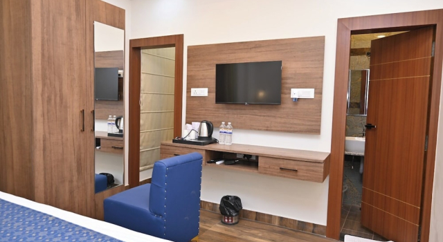 Номер Premium FabHotel Vatsa Residency