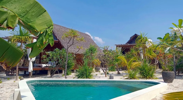 Двухместное бунгало Deluxe с видом на бассейн Loedi Bungalows Rote