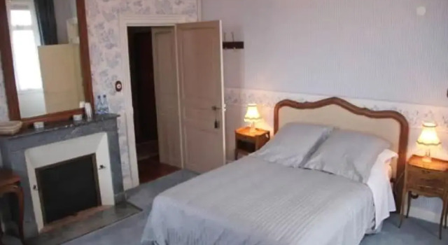 Chateau Lezat - Chambres d'Hotes et Table d'Hotes, Rezervovat Hotel La Souterraine Creuse
