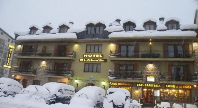 Hotel Llibrada, Book Hotel Hotels in Aragon with Parking, Parking