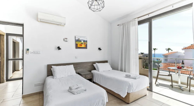 Platzia Beach Villas, Varaa Villa Kissonerga Paphos, lähellä Vardas Beach