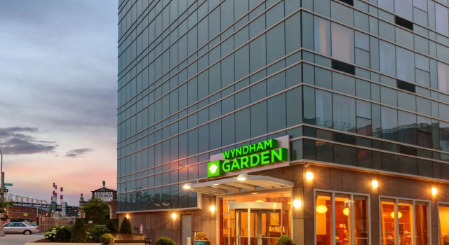 Wyndham Garden Long Island City Manhattan View Hotel