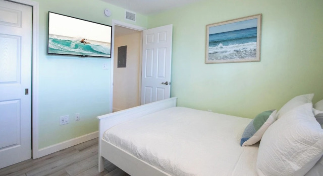 Номер Standard Cocoa Beach Towers - Oceanfront Resort with Heated Pool, Tennis Steps from the Pier