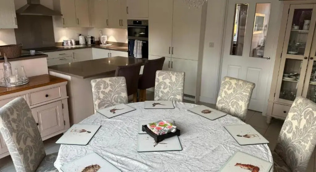 Stunning 4BD Family Getaway Westbury Wiltshire
