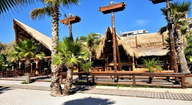 Zefyros Super Cool Apartments next to Alimos Riviera