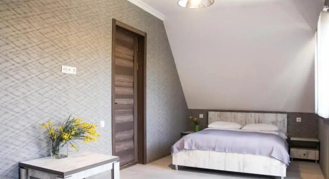 Трёхместный номер Standard с балконом OISHE Boutique Hotel