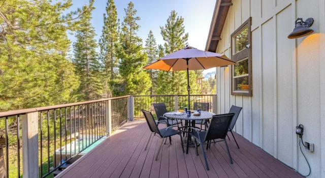 Коттедж 10mins to Lake Hot Tub, Game Room, Forest Views Meyers Meadow by Avantstay