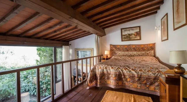 Independent loft on Florence's hills