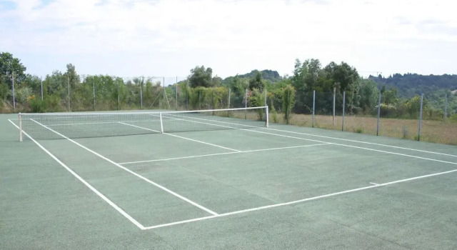 Spacious Apartment in a Beautiful Location With Pool and Tennis Court, Peace and Privacy