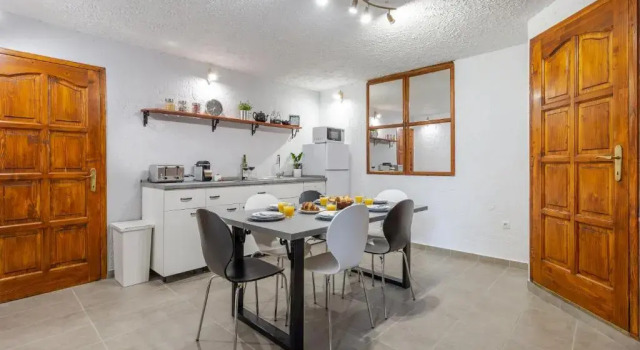 Апартаменты Astoria Heritage Suites