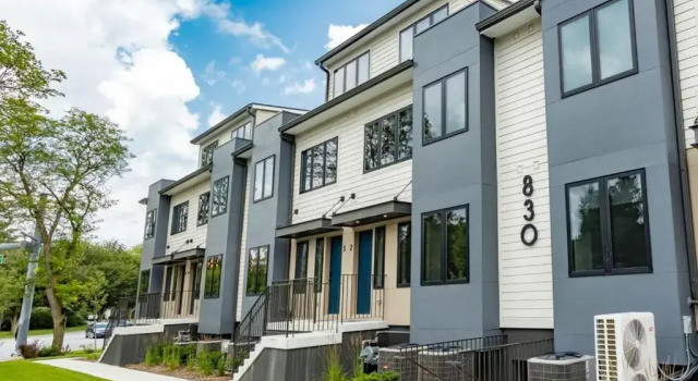 New Private Suite in Tech-enabled townhome, Varaa Hotelli Ann Arbor Michigan