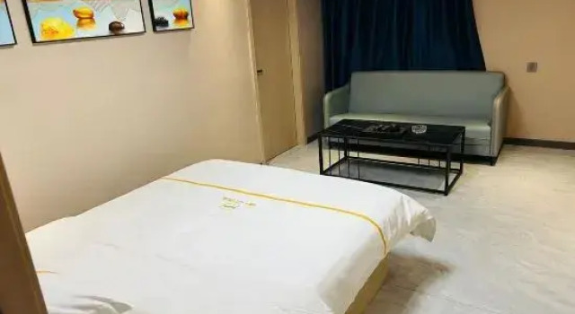 Люкс Premier Xinyifang Hotel (Jieyang Jinxianmen)