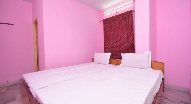 SPOT ON 43842 Hotel Royal Residency