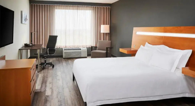 Номер Superior Novotel Toronto Vaughan Centre