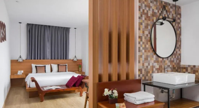 Полулюкс Deluxe Phnom Penh 51 Hotel & Residences