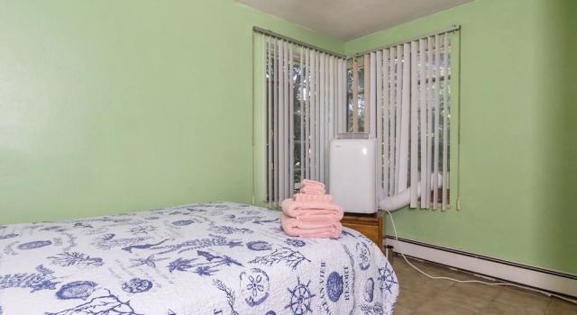 Charming Waterfront 3 Bedroom Cabin by RedAwning, Boek Hotel Norfolk Virginia