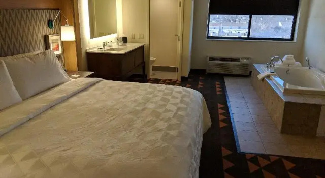 Люкс Standard Holiday Inn Champaign by IHG