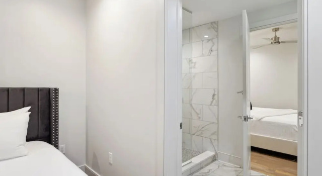 Кровать в общем номере с 6 комнатами The Eleanor New Orleans