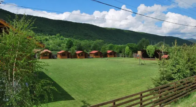 Zetavar Panzió és Kemping, Reserva ahora Camping Camping y glamping en Distrito Harghita, Camping