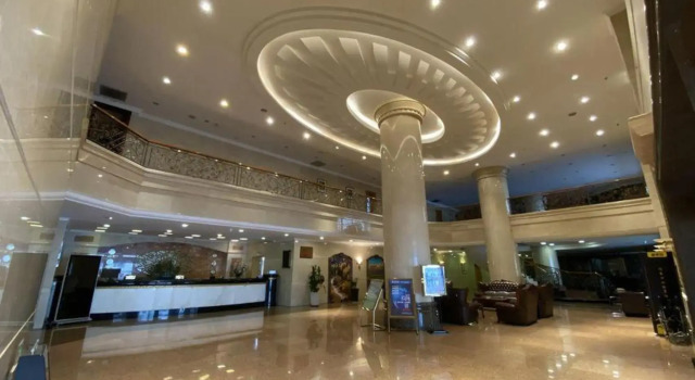 Yili Huacheng Hotel (Liuxing Street), Boek Hotel Yining Xinjiang