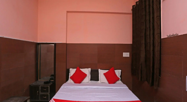 OYO 35450 Bombay Central Hotel