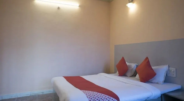 Hotel Aakar International, Buchen Sie Hotel Satara 