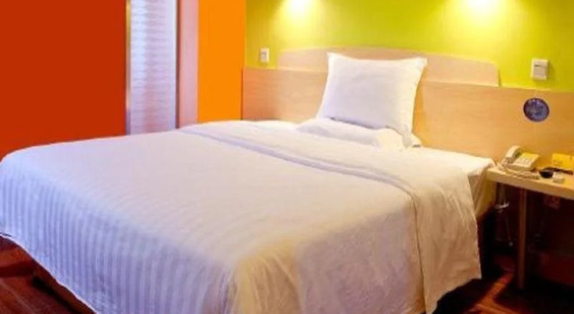 7 Days Inn, Забронировать Отель Отели Гуйлинь 3 звезды, рядом с Пагоды Солнца и Луны, 3*