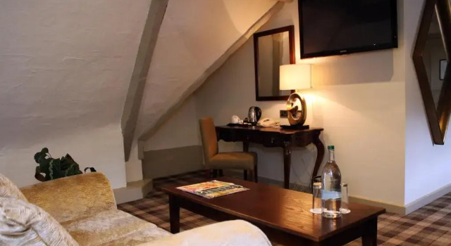 Люкс The Legacy Rose & Crown Hotel