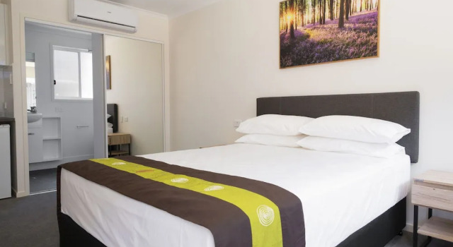 Petrie Mill Motel, Book Motel Petrie Queensland