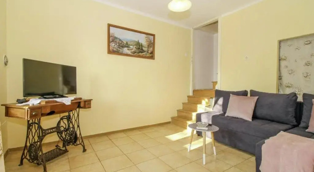 Ines in Barban - Haus für 4-5 Personen, Book Hotel Hoteller i Hreljici med parkering, Parkering