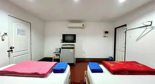 Chalalai Resort Kham Chanot, Varaa Lomakeskus Hotellit North-Eastern Thailand pysäköinnillä, Pysäköinti