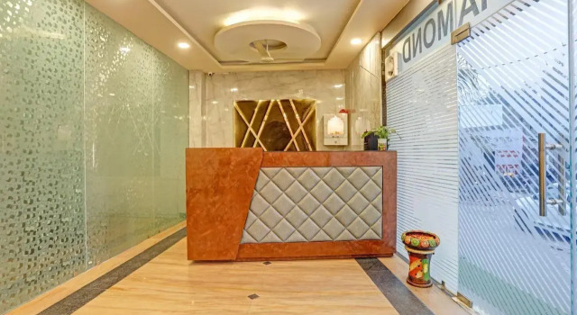 OYO Townhouse 76100 Hotel Diamond