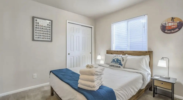 3BD Quiet Suburbs Restaurants & Parks