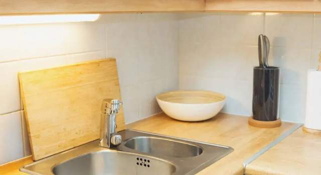 Cozy 2 Room Apartment With a Private Sauna!, Забронировать Апартаменты/квартира Отели Хельсинки с парковкой, Парковка
