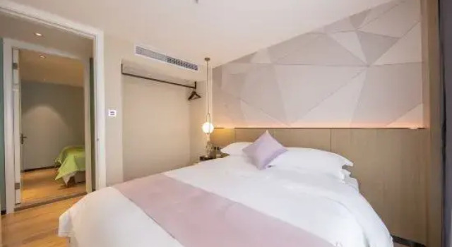 Семейный люкс Mantuolun Smart Hotel (Yangjiang Xindacheng)