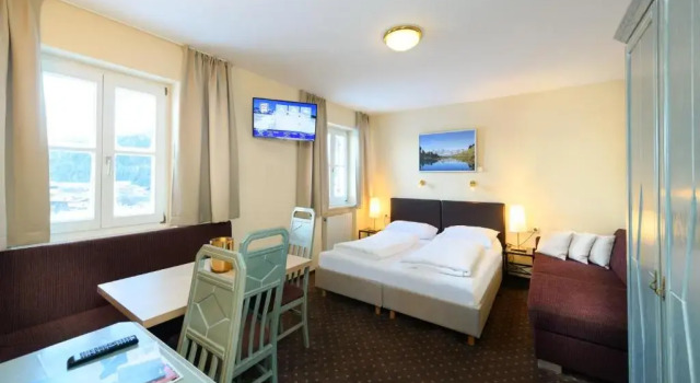Апартаменты Crystls Aparthotel