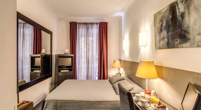 Residenza A -Via Veneto Fashion Rooms -self check-in, Забронировать Бутик-отель Отели Рима с парковкой, рядом с Универмаг La Rinascente, Парковка