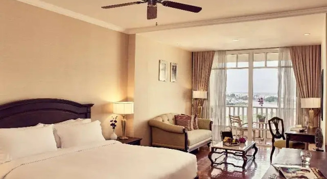 Двухместный номер Standard с балконом Sofitel Phnom Penh Phokeethra