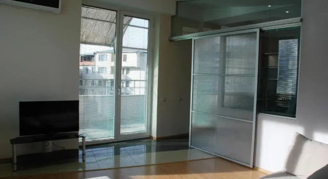 27 Vasil Petriashvili Street
