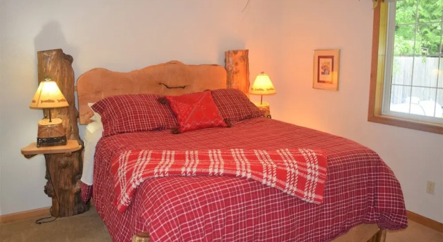 Cougar Cabin, Забронировать Дом для отпуска Коттеджи Паквуд, Коттедж